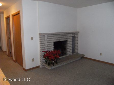 Building Photo - 52 Waunona Woods Ct