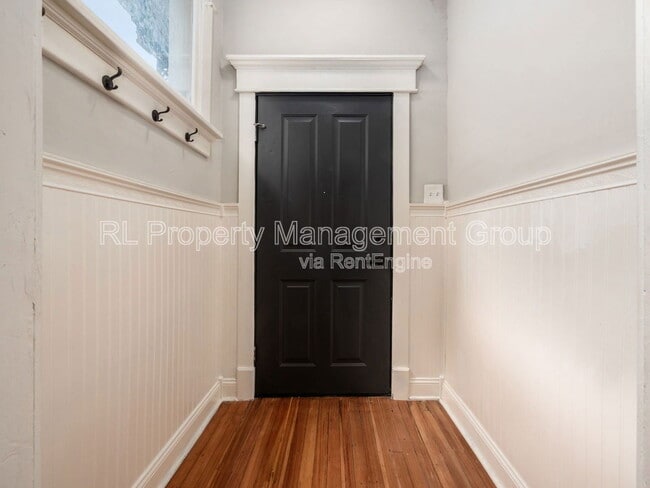 Foto del edificio - 786 E Main St