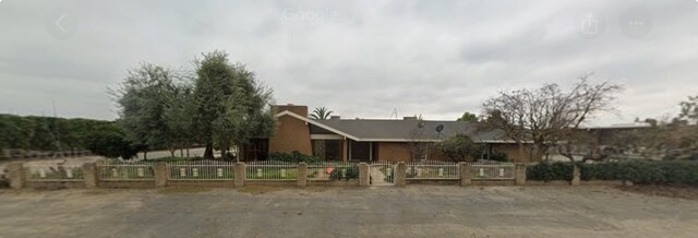 Building Photo - 14721 E Tulare Ave