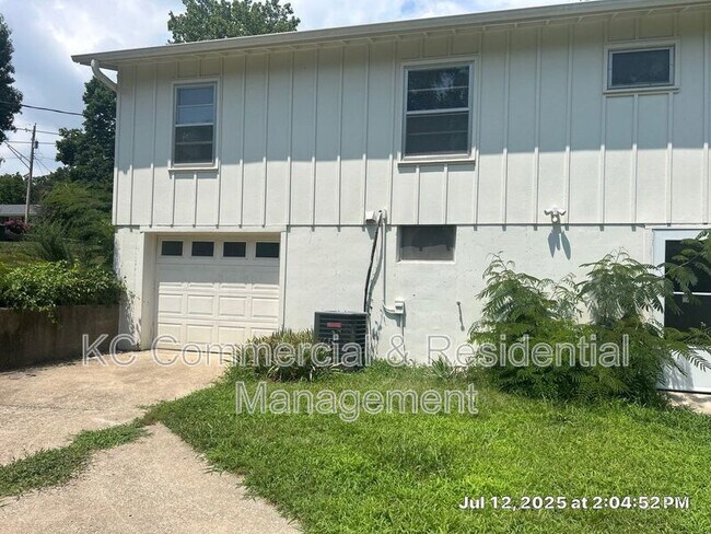 Foto del edificio - 9211 E 50th Terrace