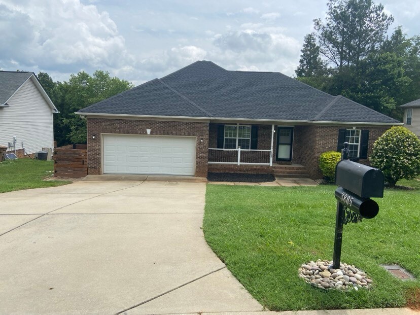Foto principal - 3805 Cassidy Dr