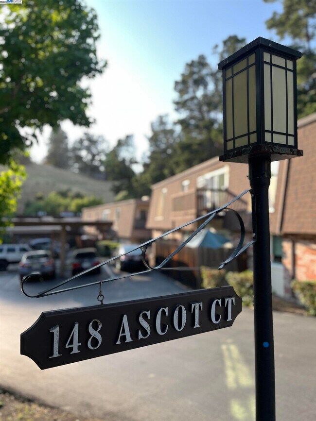 Foto del edificio - 148 Ascot Ct