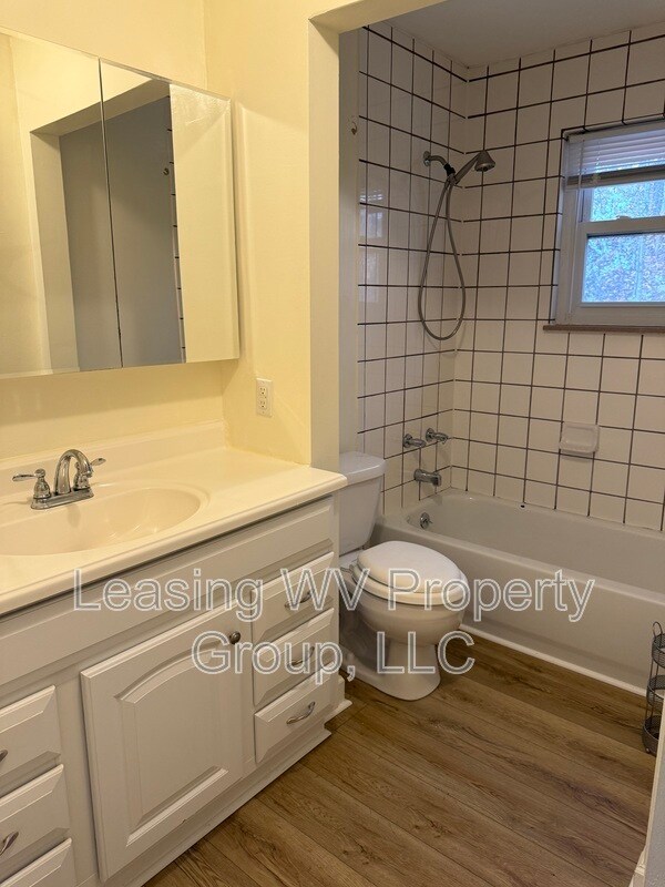 Foto del edificio - 1811 Winding Hill Dr