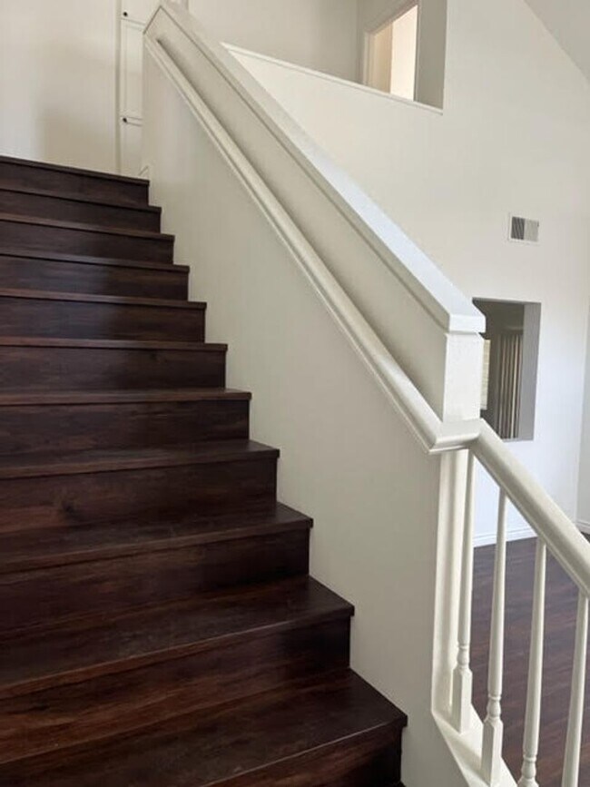 Foto del edificio - 2 Story North Corona Home