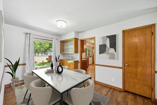 Foto del edificio - 4571 N 108th St