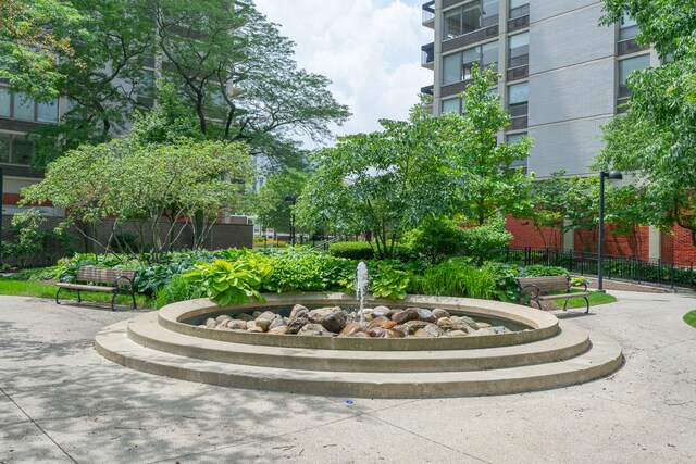 Foto del edificio - 1360 N Sandburg Ter