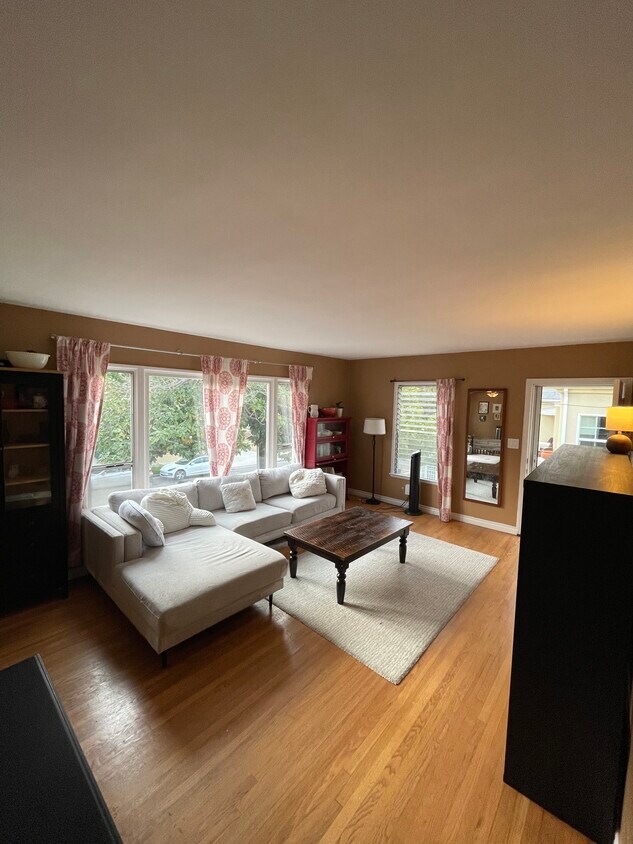 Foto principal - 1631 Malcolm Ave