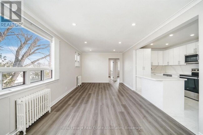 Building Photo - 485 Mortimer Ave