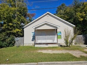 Building Photo - 684 Mitchell St