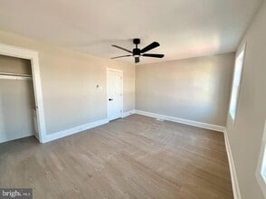 Building Photo - 5548 Matthews St