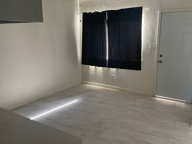 Foto del edificio - REMODELED 3 BEDROOM