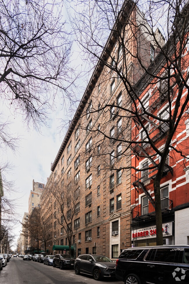 Building Photo - 125 E 84th St