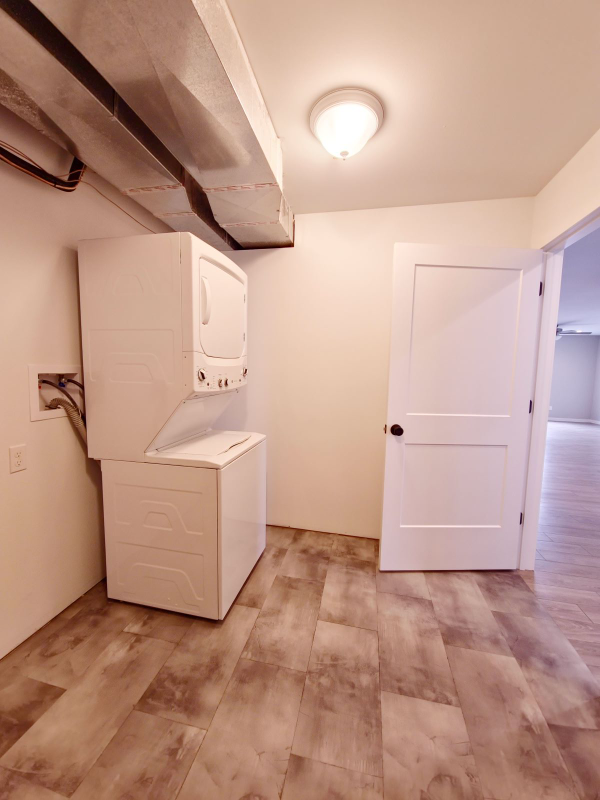 Building Photo - 7027 Crosvik Ct
