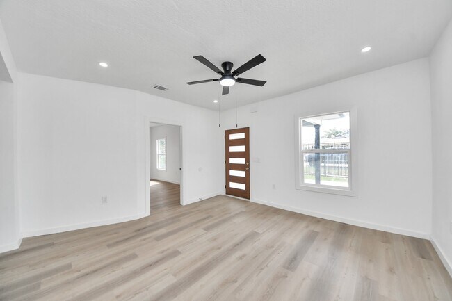 Foto del edificio - 8321 Jennings St