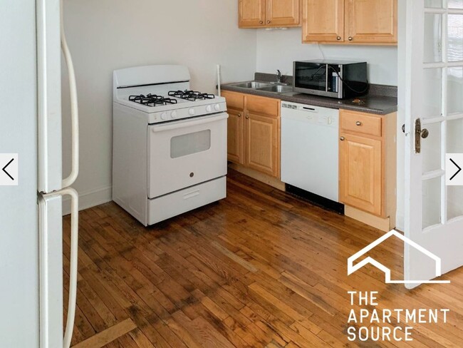 Photo - 3523 N Broadway St Apartment