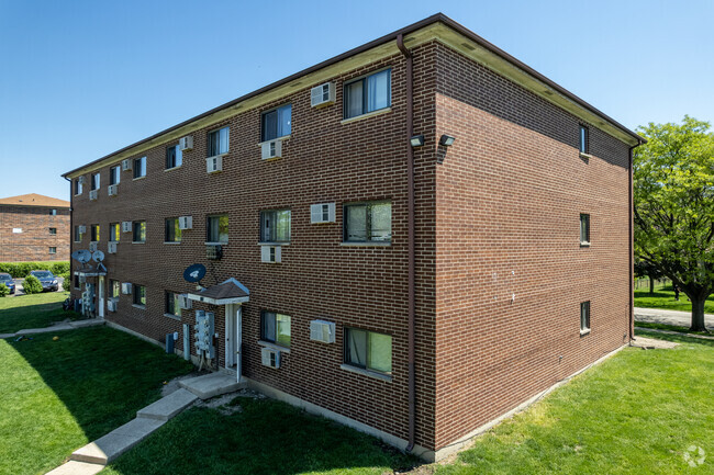 Building Photo - Evergreen Apartments