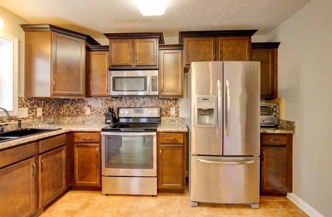 Building Photo - 1321 Allmon Dr