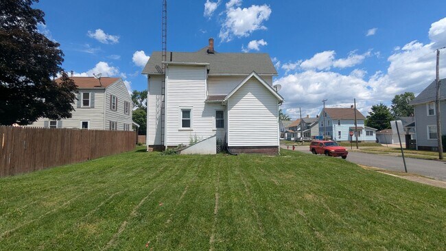 Foto del edificio - 2400 11th St SW
