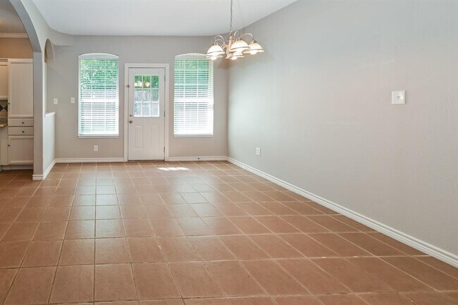 Building Photo - 4447 Donalbain Dr