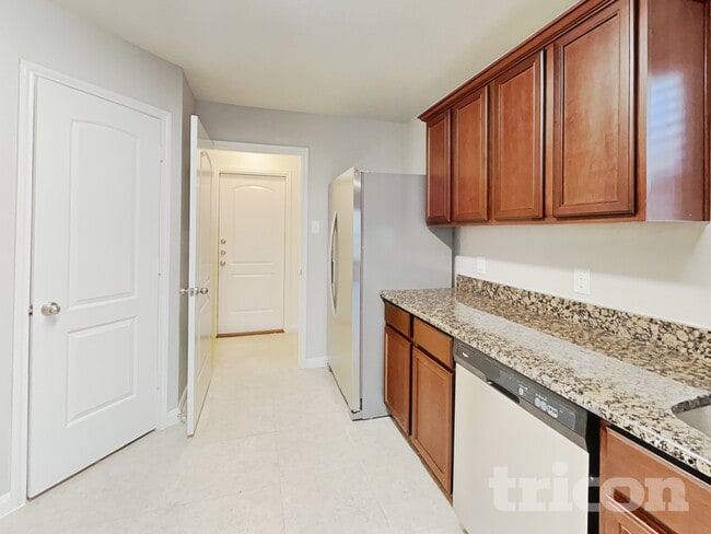 Foto del edificio - 224 Cottonwood Dr