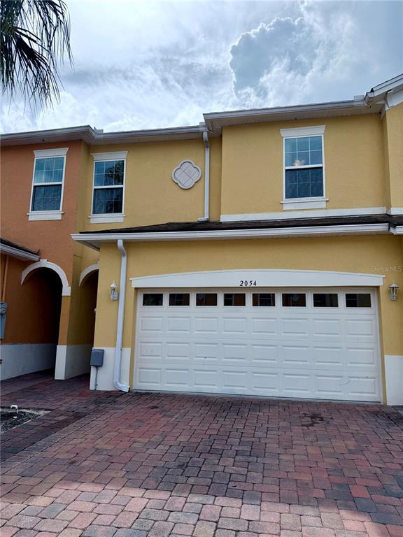 Building Photo - 2054 Royal Vista Ct