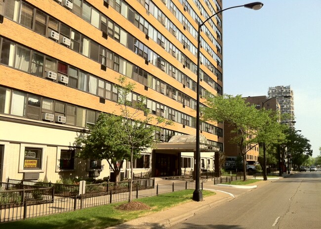 Foto del edificio - 6030 N Sheridan Rd
