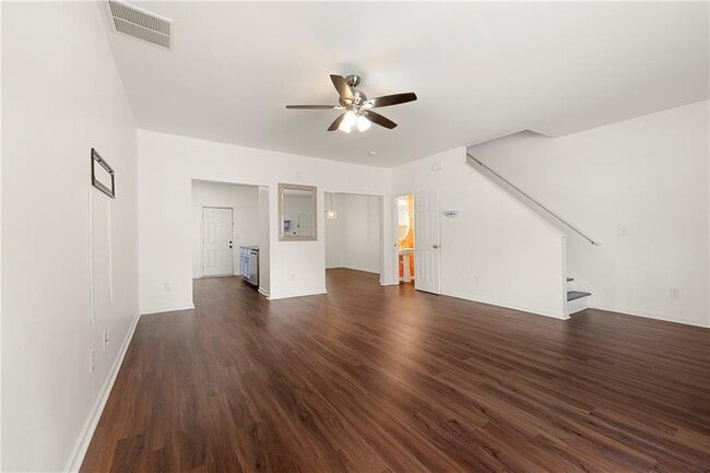 Building Photo - 2525 Walden Lake Dr