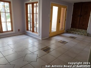 Foto del edificio - 118 E Elmview Pl