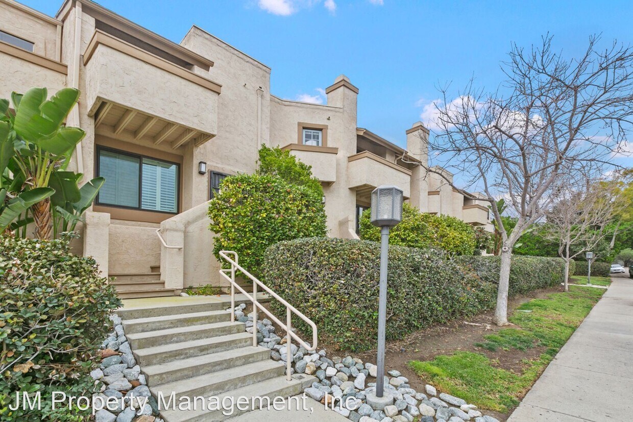 Primary Photo - 2 br, 2.5 bath House - 8320 Via Sonoma UNI...