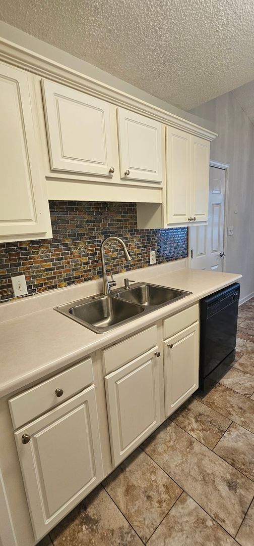Building Photo - “Plantation Pines Living: Where Every Day ...