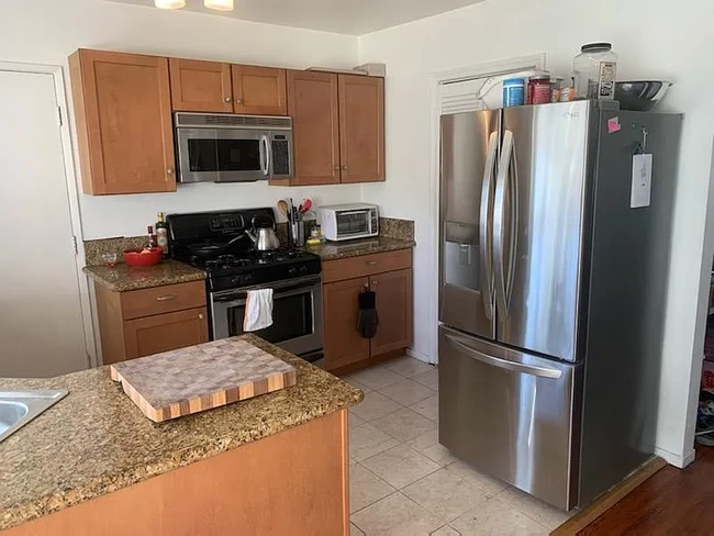 Foto del edificio - 5870 Bowcroft St