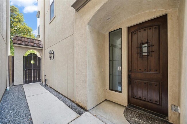 Building Photo - 2601 Bevis St
