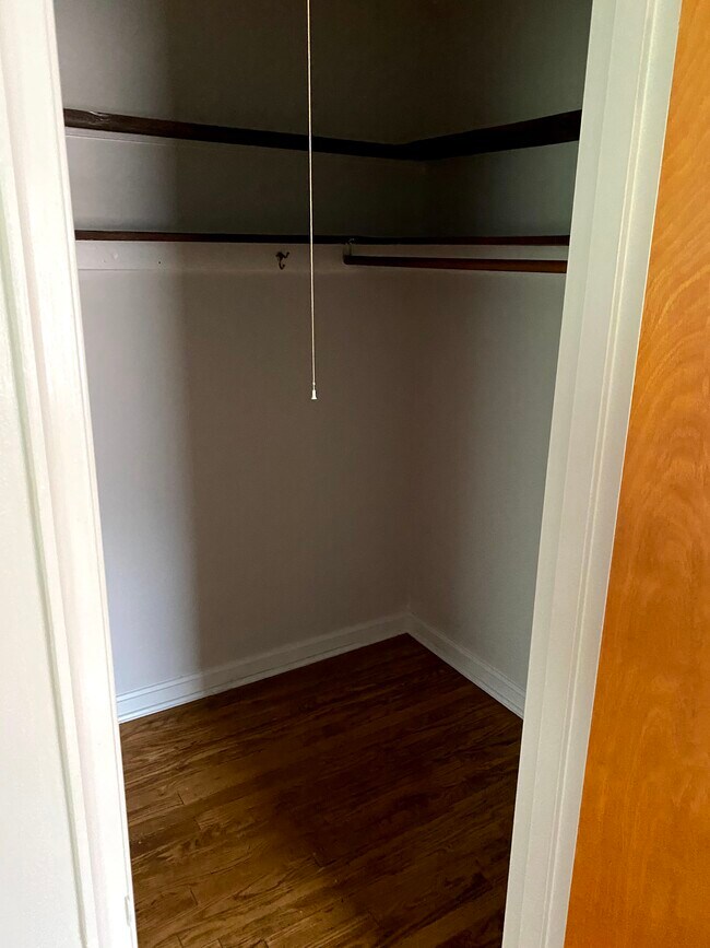 Walk In Closet - 1932 Lehigh Ave