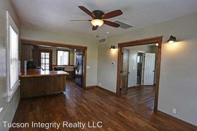 Foto del edificio - 928 E 8th St