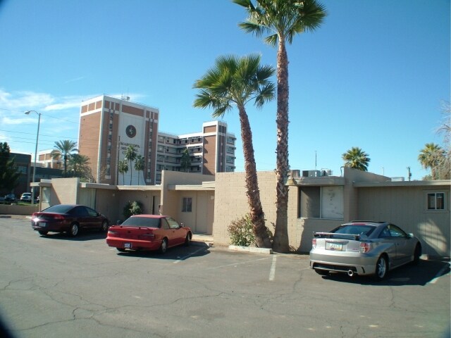 Foto del edificio - Garden Apartments