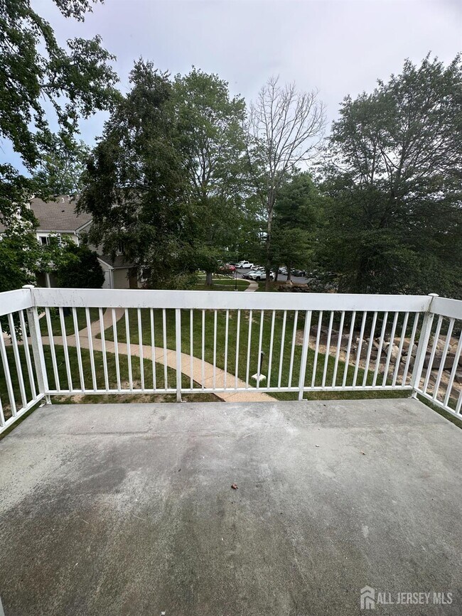 Building Photo - 18 Foxtail Ln