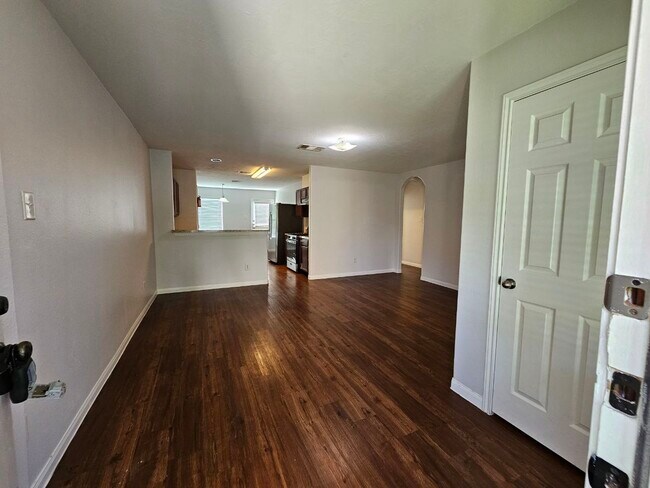 Foto del edificio - 6014 Brenwood Trails Ln