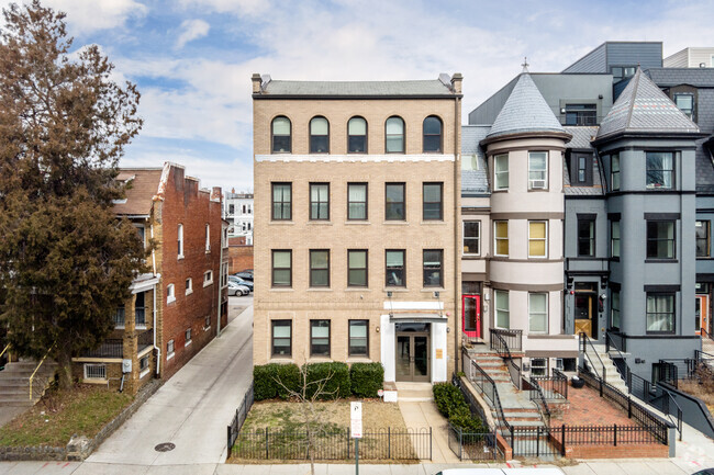 Building Photo - The Chelsea Condos