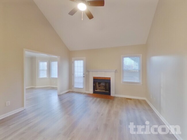 Foto del edificio - 100 Flagstar Ct