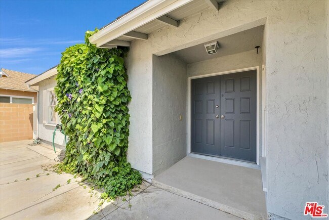 Building Photo - 16792 Madrone Cir