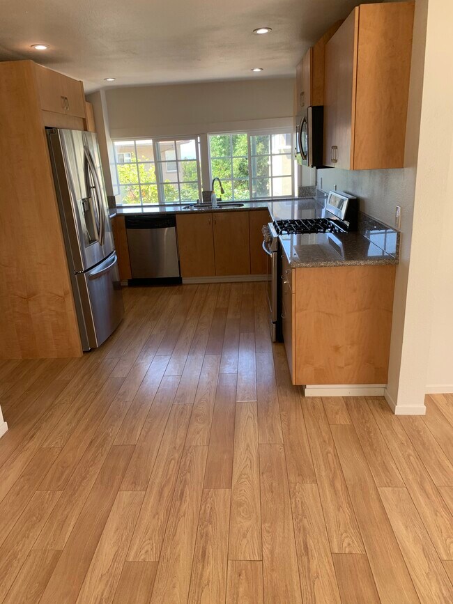 Remodeled Kithen - 517 1/2 N Irena Ave