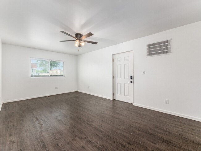 Foto del edificio - 940 Shoemaker Ave
