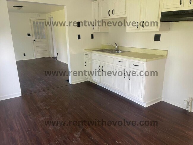 Foto del edificio - 301 S Plum St