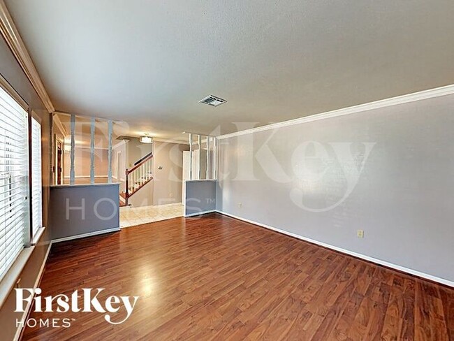 Foto del edificio - 8006 Vickridge Ln