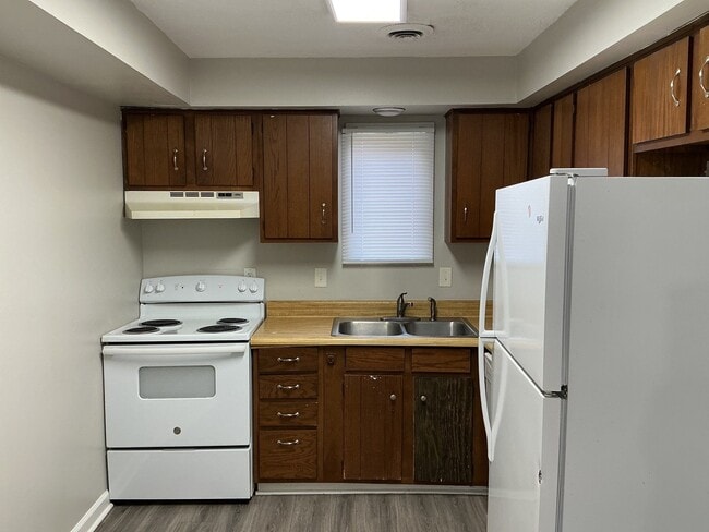 Building Photo - 20 Davidfield Cv