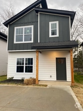 Building Photo - 808 Lynes St
