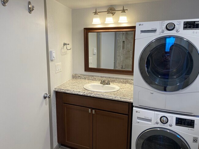Foto del edificio - 5029 Ames St NE