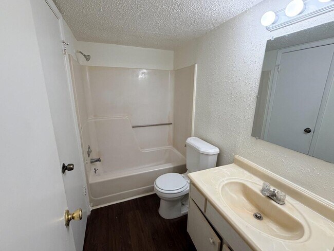 Foto del edificio - 12244 Bob White Dr