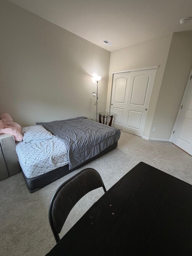 Building Photo - Beautiful, new cul-de-sac home!