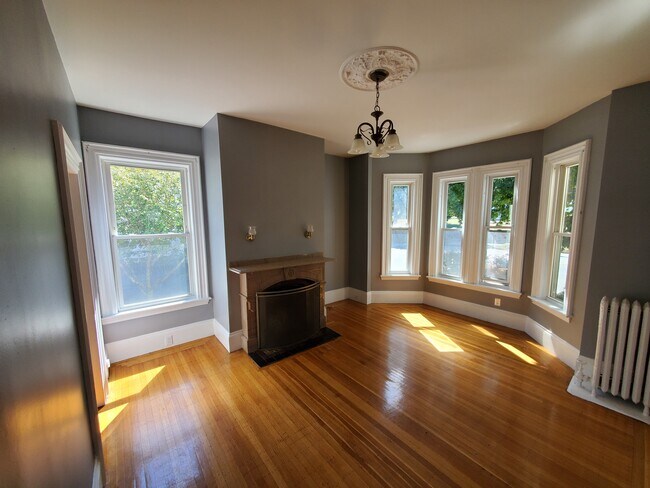 Building Photo - 171 Lowell St